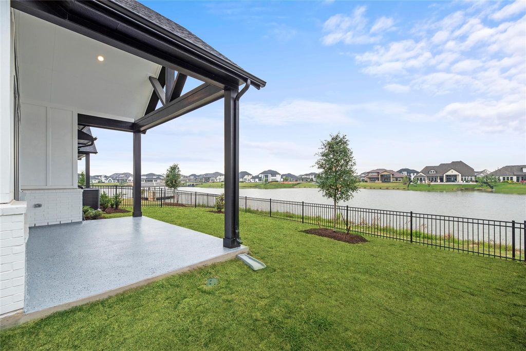Photo of 18207 W Shoreline Vista Lane, Cypress, TX 77433 (MLS # 27296520)