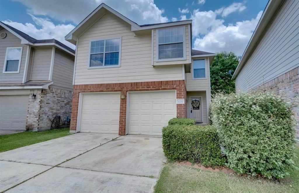 Photo of 8207 Spring Wind Lane, Houston, TX 77040 (MLS # 19915457)