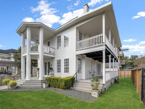 Photo of 302 W Drew Street, Houston, TX 77006 (MLS # 70508693)