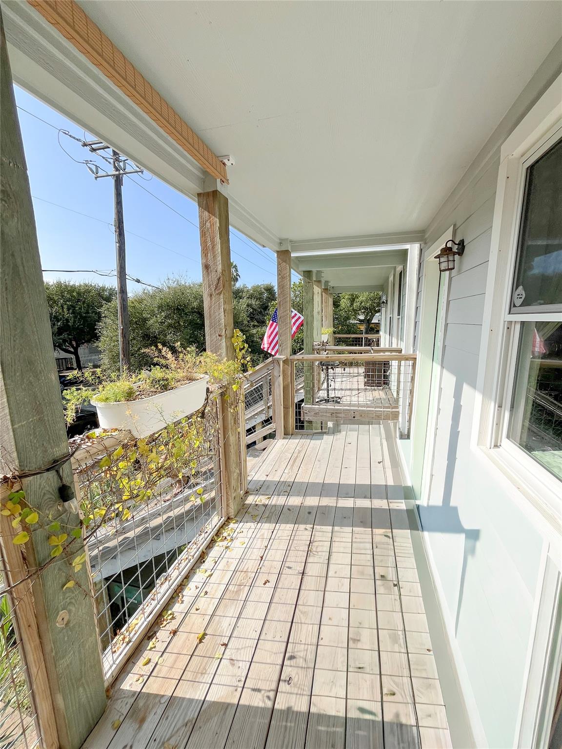 2010 Avenue O 1/2 Up