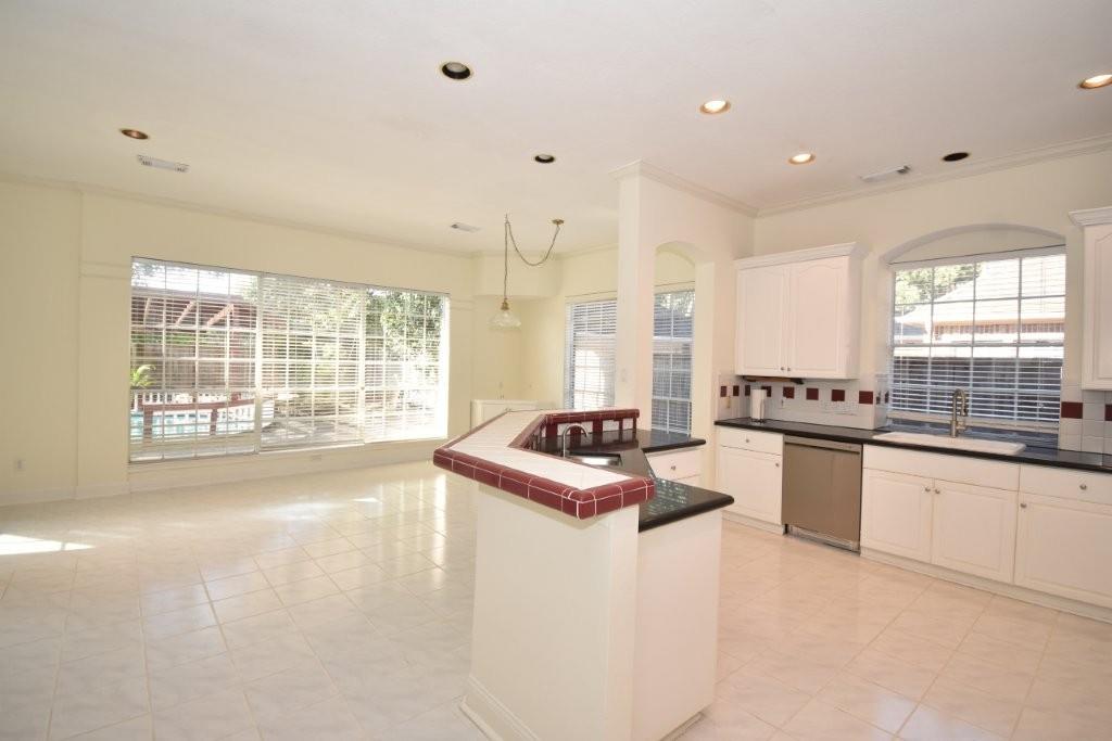 16 Treverstone Court