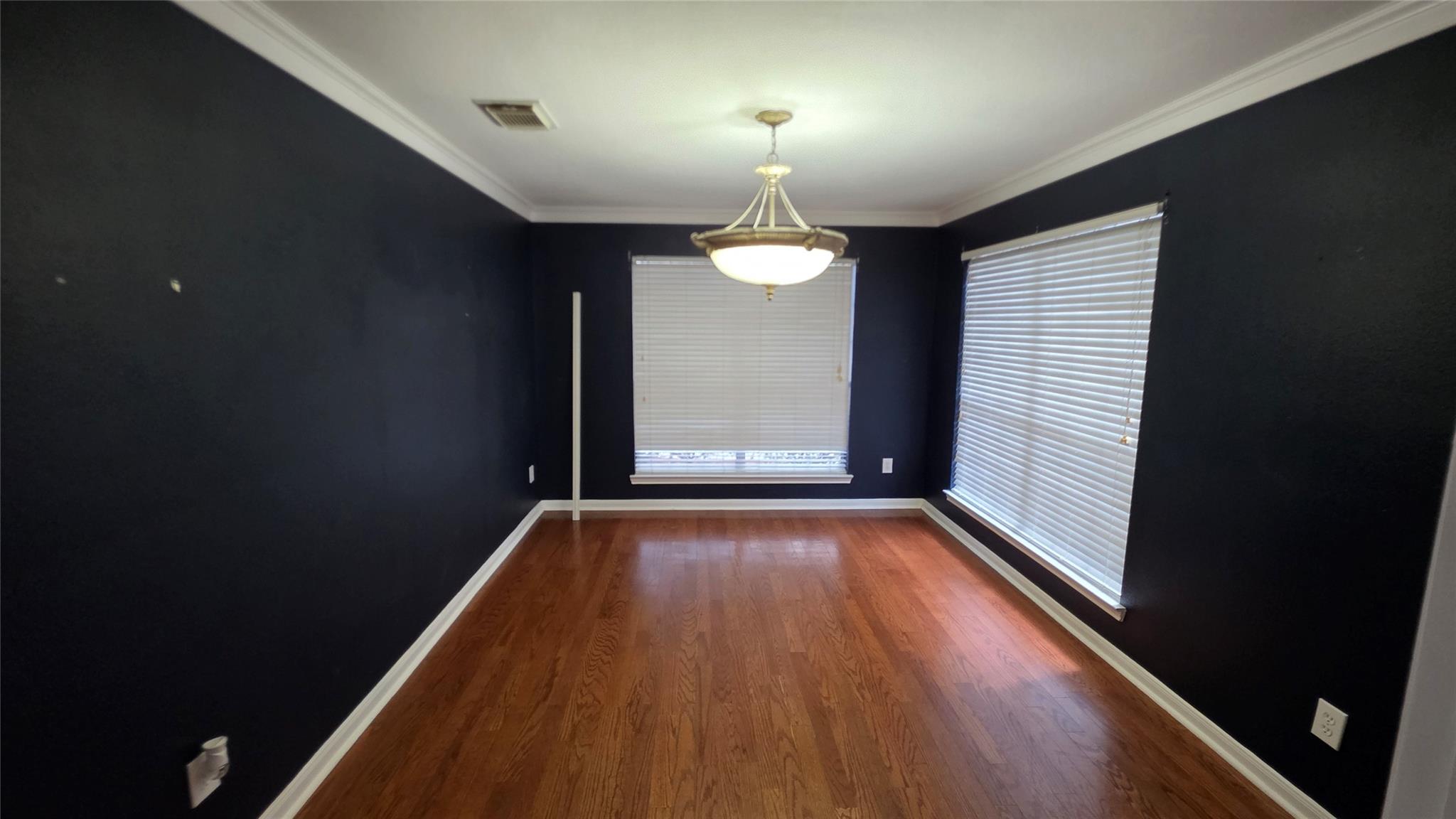 3323 Brackenfern Road