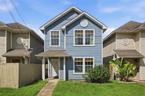 Photo of 1206 Cleveland Street, Houston, TX 77019 (MLS # 84566438)