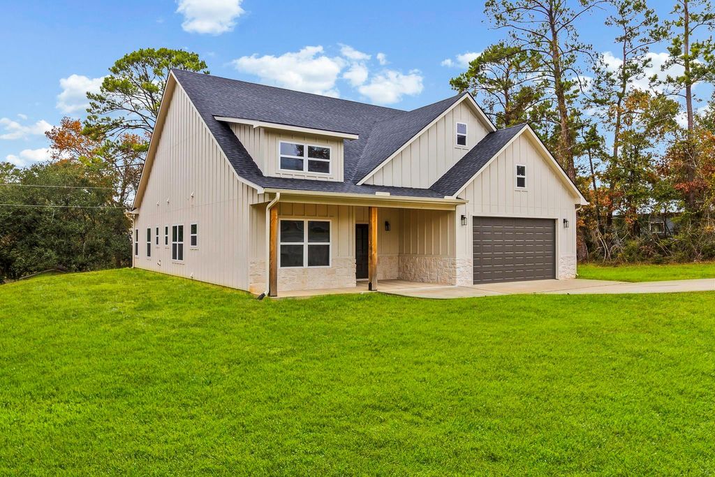 Photo of 260 Wildwood Drive, Onalaska, TX 77360 (MLS # 88818319)