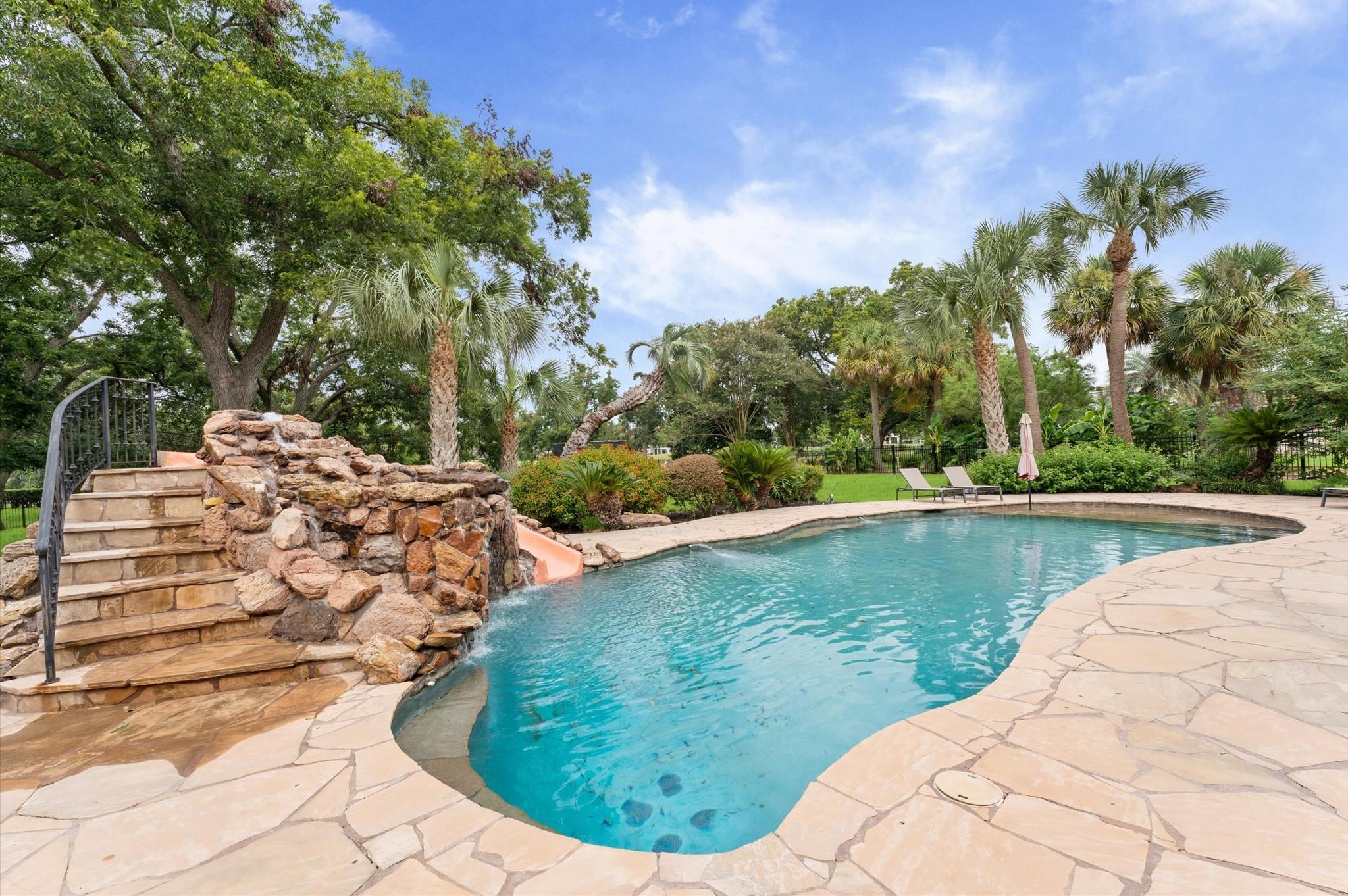 1830 Forest Gate Circle