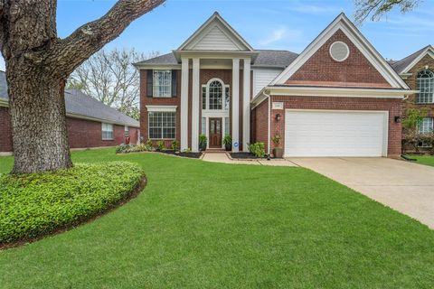 Homes For Sale - 2010 Cannonbury Lane<br/> Richmond, TX 77406