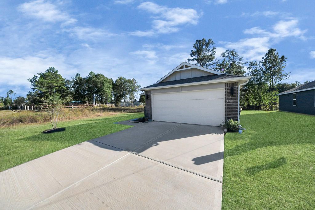 Photo of 1225 Road 5202, Cleveland, TX 77327 (MLS # 59238385)