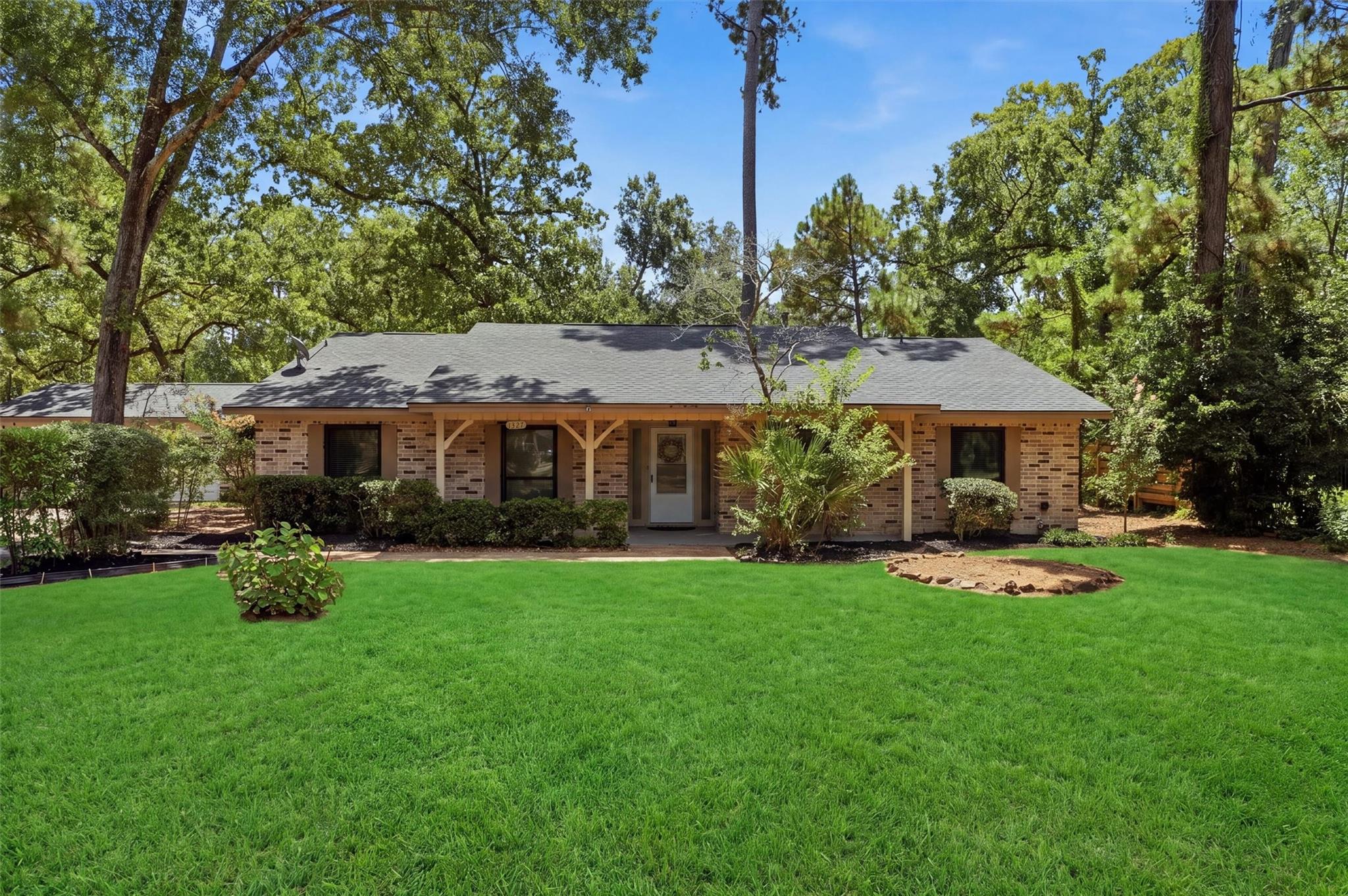 1327 Castle Hill Trail