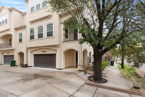 Photo of 5637 Kiam Street #B, Houston, TX 77007 (MLS # 79507639)