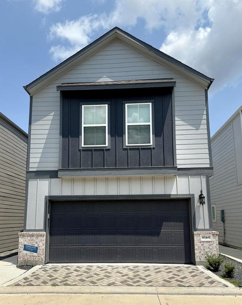 Photo of 8408 Rising Stream Drive, Houston, TX 77063 (MLS # 62581665)