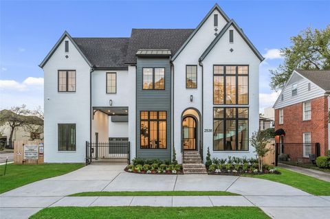 Photo of 2538 Addison Road, Houston, TX 77030 (MLS # 37782592)