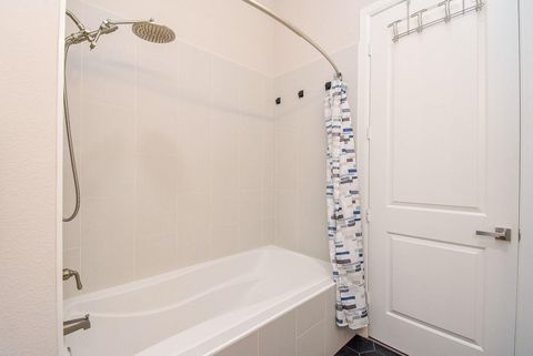 Tiny photo for 300 St Joseph Parkway #421, Houston, TX 77002 (MLS # 46172774)