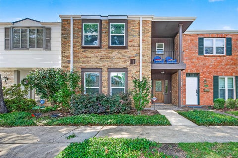 Townhouse For Sale - 1245 Country Place Drive<br/> Houston, TX 77079
