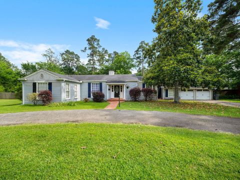 Photo of 709 Pinetree Lane, Lufkin, TX 75904 (MLS # 23720412)
