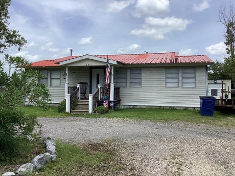Photo of 202 E Freddye Avenue, Kirbyville, TX 75956 (MLS # 92448771)