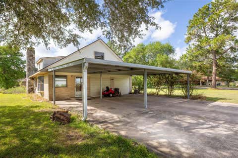 Tiny photo for 268 Sue Ann Street, El Campo, TX 77437 (MLS # 74600725)