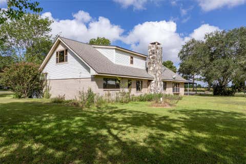 Tiny photo for 268 Sue Ann Street, El Campo, TX 77437 (MLS # 74600725)