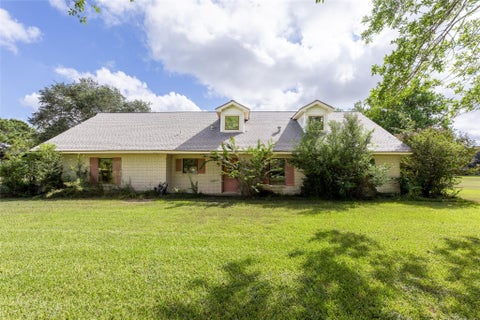 Photo of 268 Sue Ann Street, El Campo, TX 77437 (MLS # 74600725)