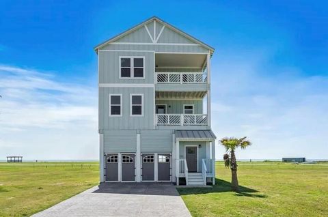 Photo of 520 Annabelle Drive, Gilchrist, TX 77617 (MLS # 25129856)
