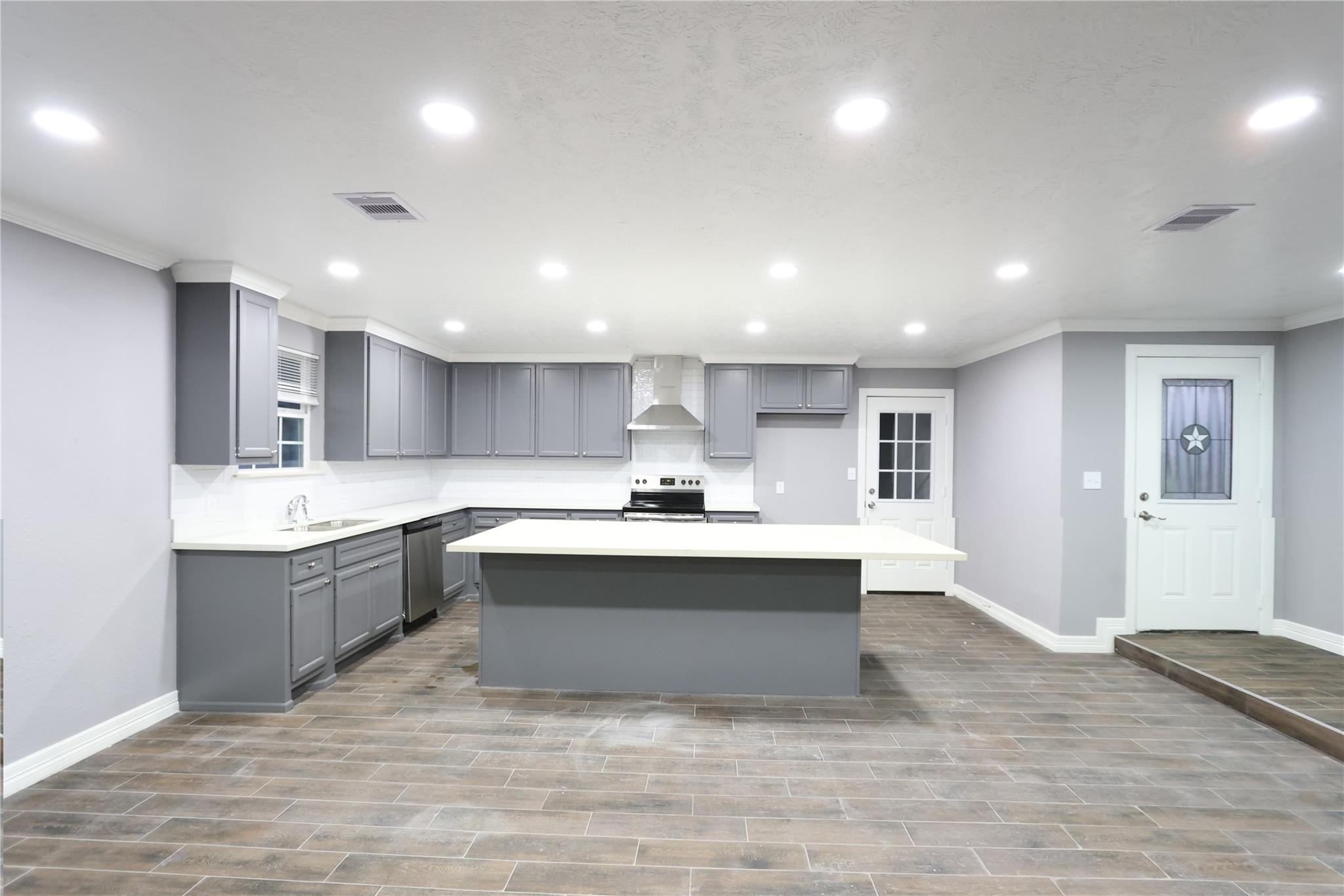 10406 Townhall Lane