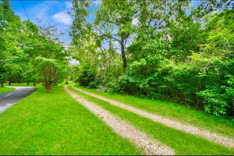 Photo of 13891 Creighton Rd RD, Conroe, TX 77302 (MLS # 40886945)