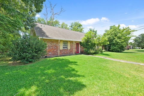 Photo of 515 Lloyd Lane, Baytown, TX 77521 (MLS # 52867880)