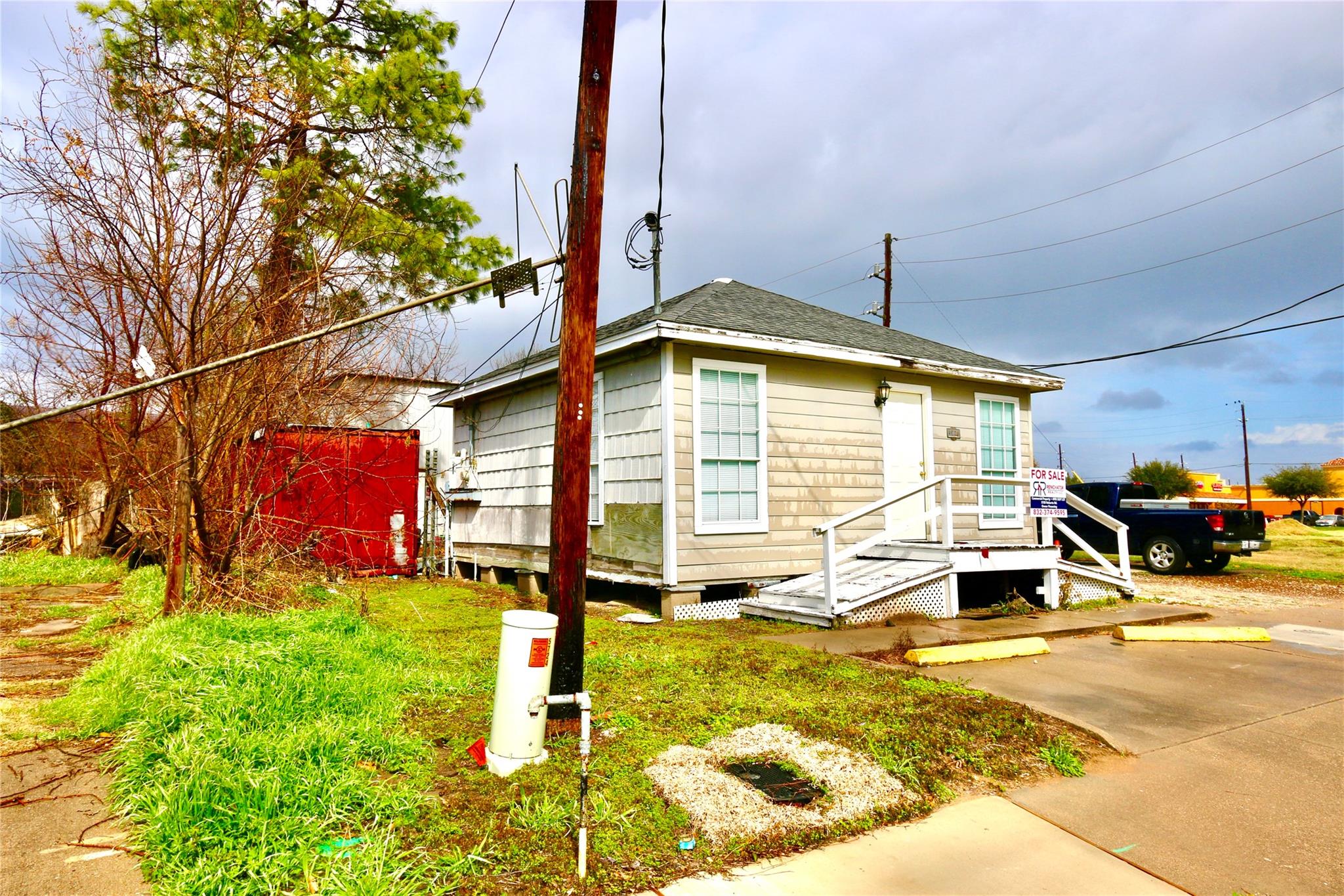 5720 Roberts Road