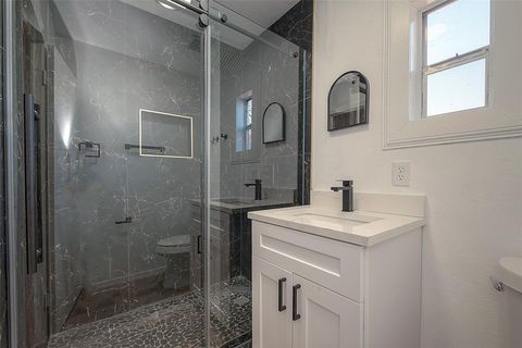 Tiny photo for 3320 Hays Street #B, Pasadena, TX 77503 (MLS # 27509152)