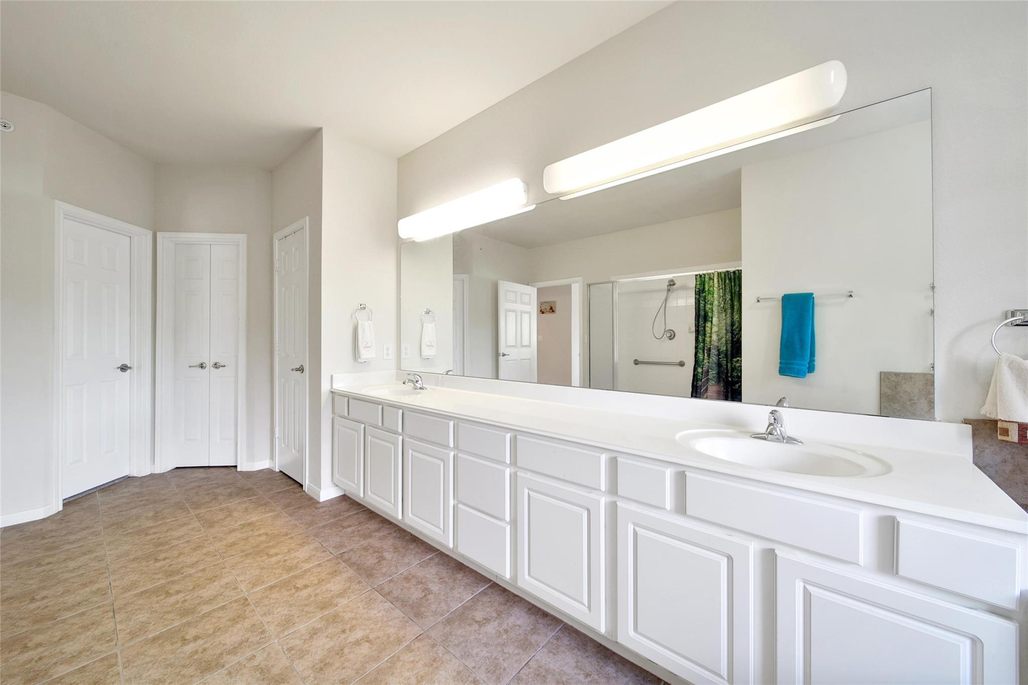 2815 Kings Crossing Drive 214