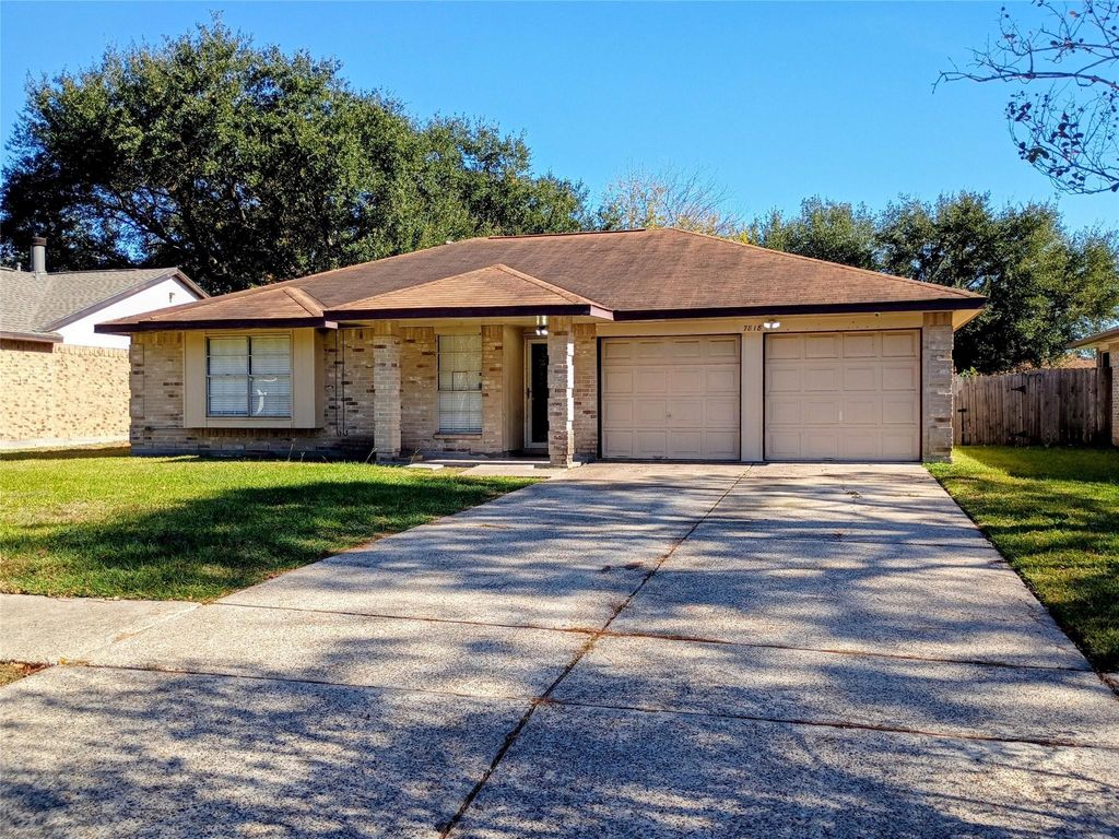 Photo of 7818 Hiawatha Street, Baytown, TX 77521 (MLS # 51028315)