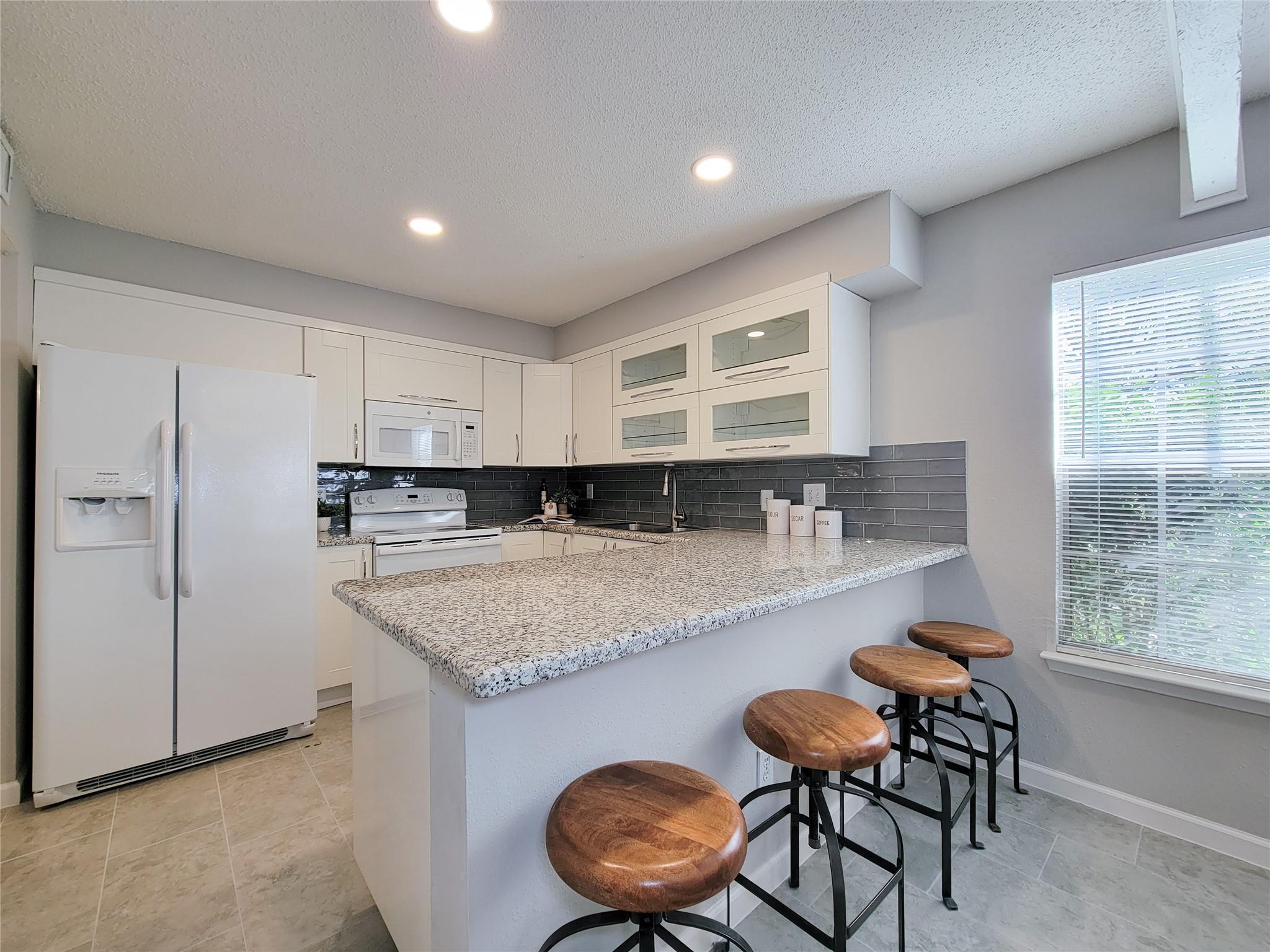 13014 Leader Street 928