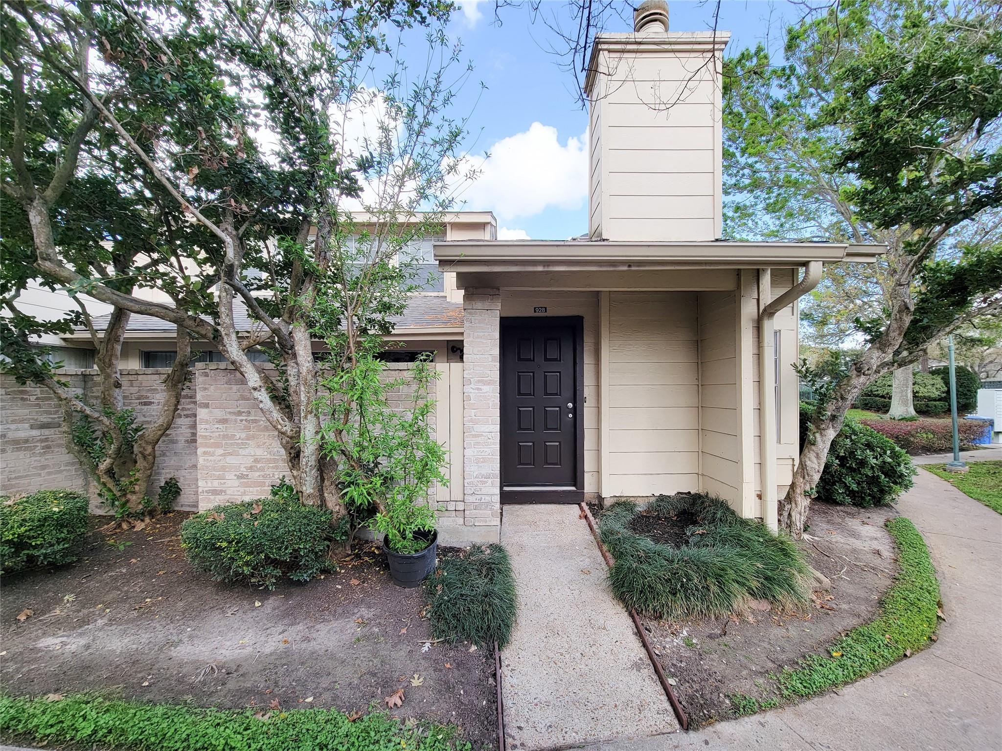 13014 Leader Street 928
