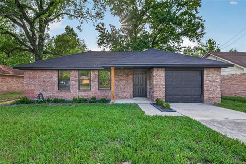 Photo of 106 Little Bill Lane, Willis, TX 77378 (MLS # 34470578)