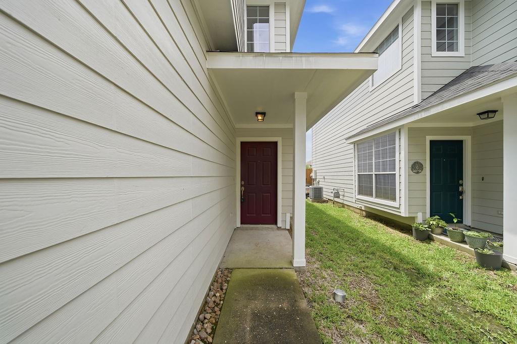 8922 Elm Drake