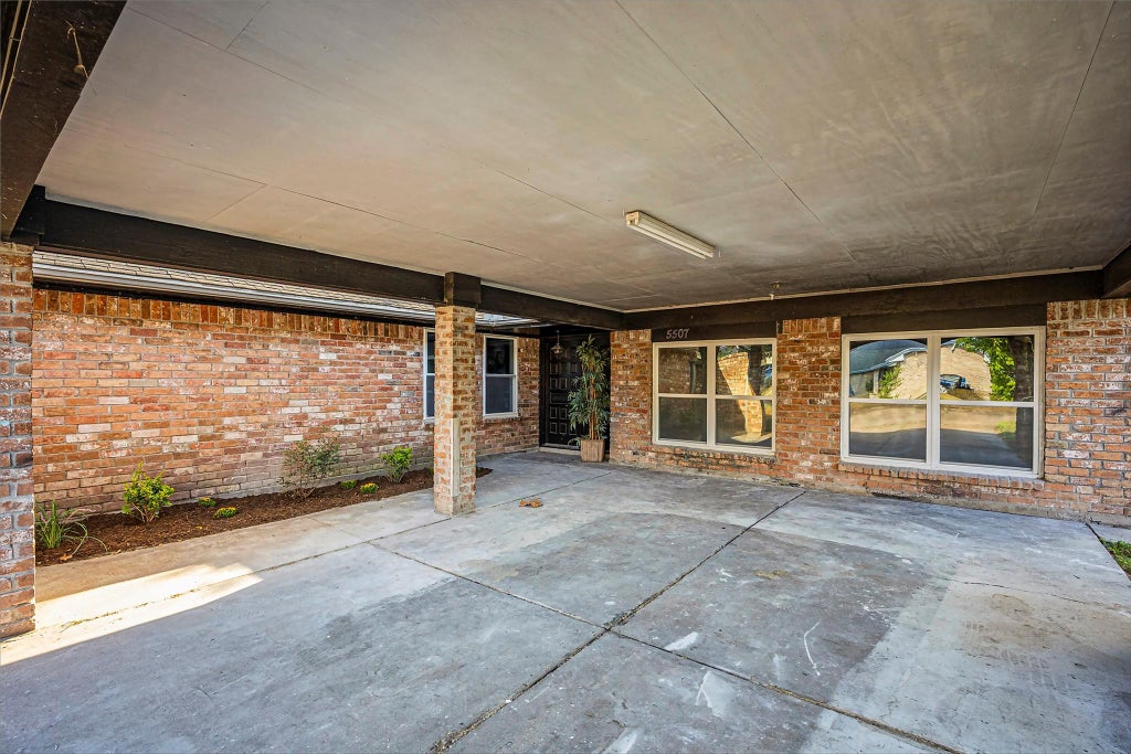 Photo of 5507 Bertellis Lane, Houston, TX 77091 (MLS # 20801617)