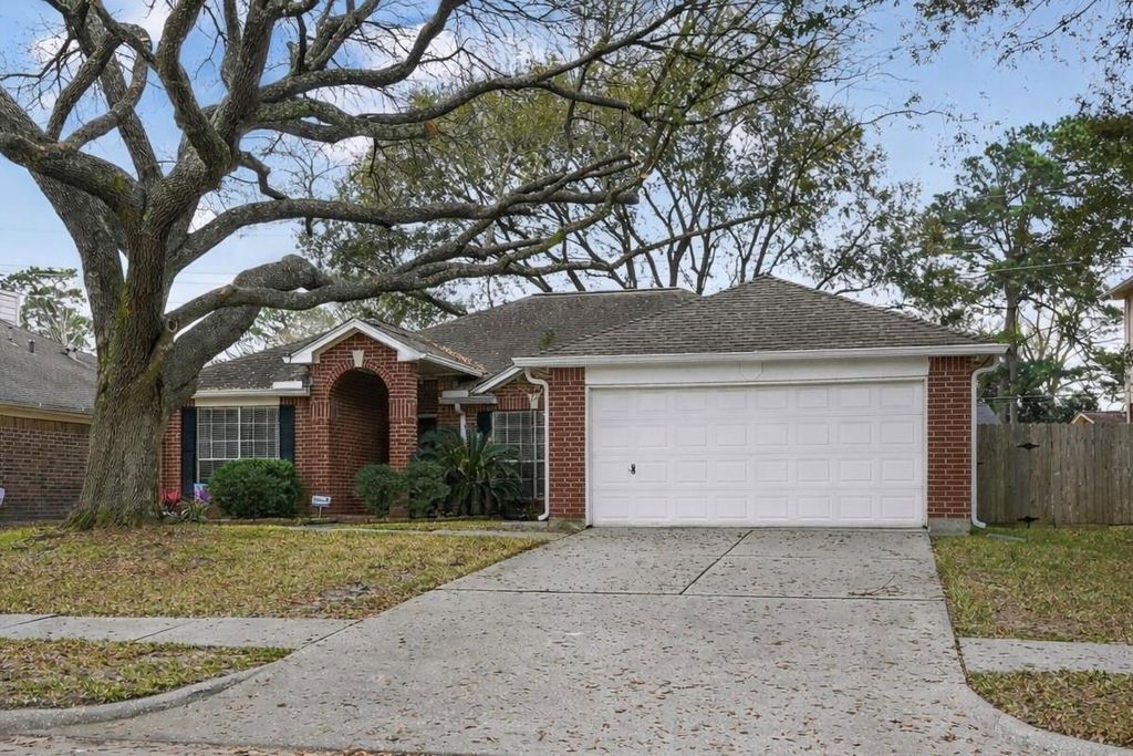 Photo of 18622 Timbers Drive, Humble, TX 77346 (MLS # 71588274)