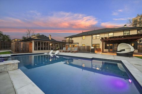 Photo of 7516 Morningside Drive, Houston, TX 77030 (MLS # 60915707)