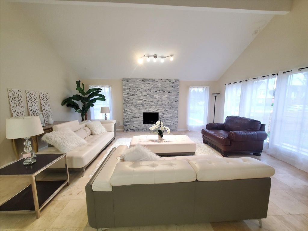 Photo of 2810 Arrowhead Drive, Sugar Land, TX 77479 (MLS # 92527842)