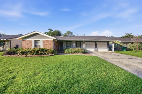 Photo of 6705 Roos Road, Houston, TX 77074 (MLS # 70871145)