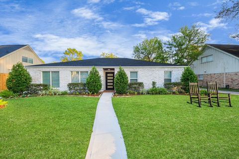 Photo of 12318 Queensbury Lane, Houston, TX 77024 (MLS # 43758681)