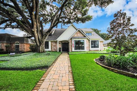 Photo of 722 Chevy Chase Circle, Sugar Land, TX 77478 (MLS # 74632931)