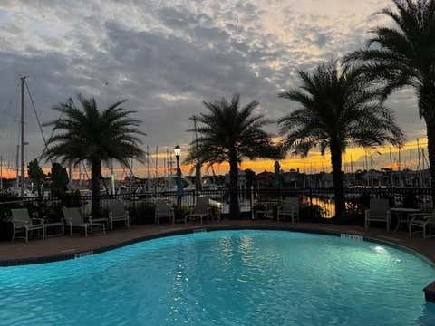 Townhouse For Sale - 517 Mariners Drive<br/> Galveston County, League City, TX 77565