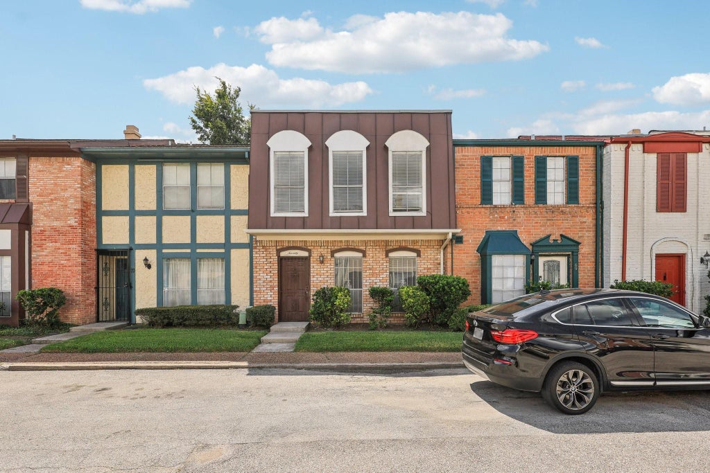 Photo of 7700 Creekbend Drive #70, Houston, TX 77071 (MLS # 38277017)