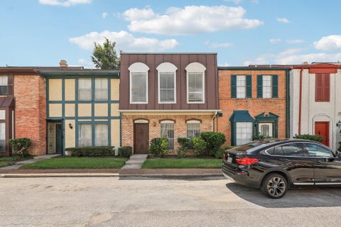 Photo of 7700 Creekbend Drive #70, Houston, TX 77071 (MLS # 38277017)