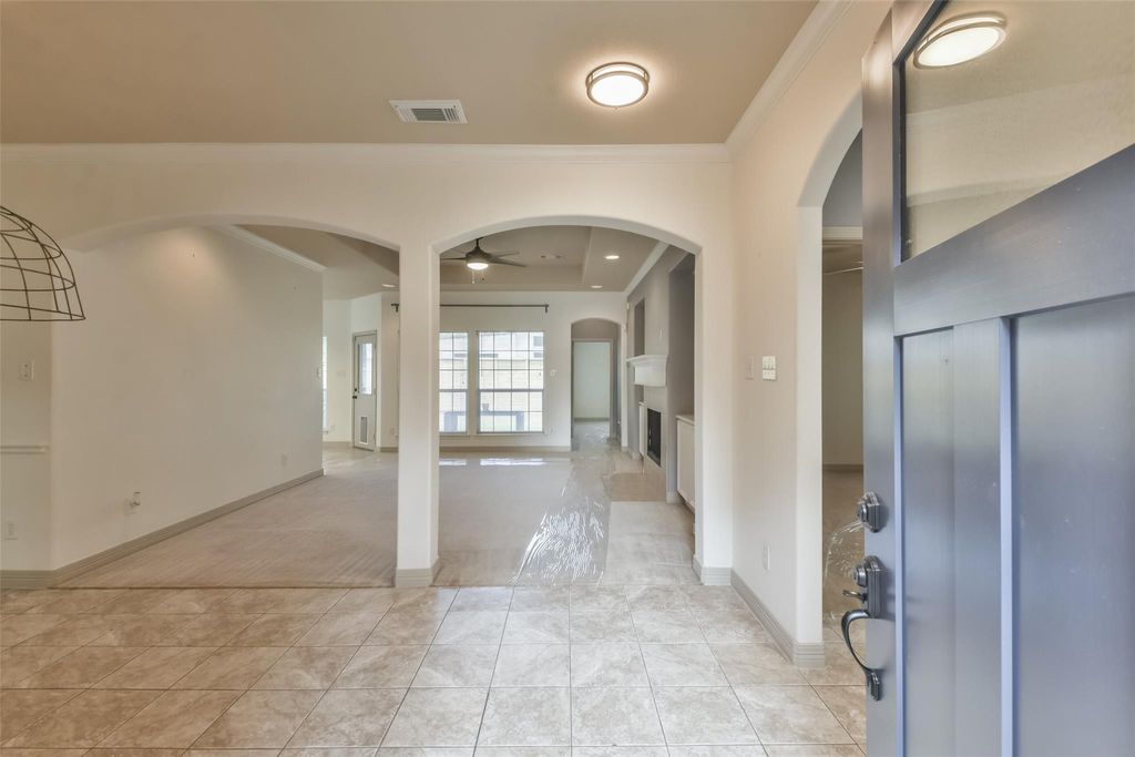 Photo of 10909 Redbird, Conroe, TX 77385 (MLS # 34497335)