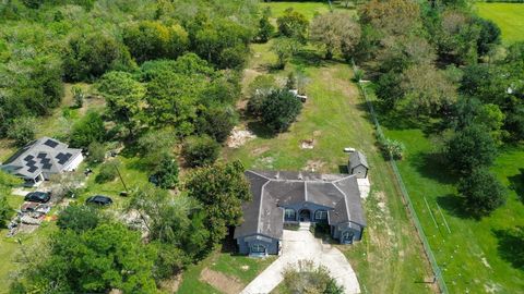 Photo of 6811 Clara Lane, Rosharon, TX 77583 (MLS # 3340795)