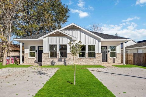 Photo of 4139 Brinkley Street #A-B, Houston, TX 77051 (MLS # 41452383)