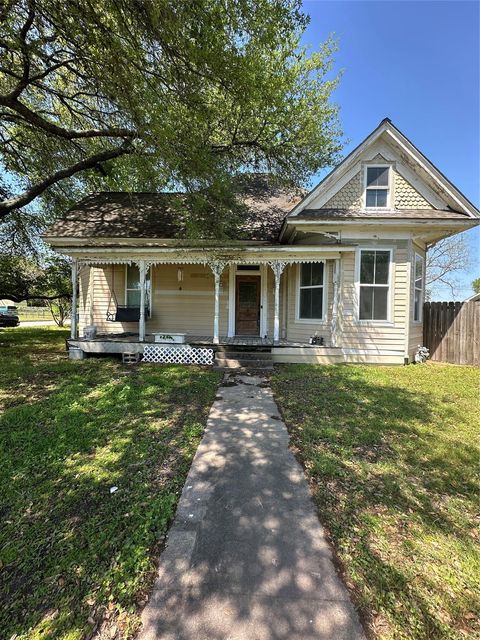 Photo of 1045 8th Street, Hempstead, TX 77445 (MLS # 3245113)