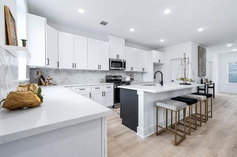 Tiny photo for 1513 Euel Street, Houston, TX 77009 (MLS # 2784374)