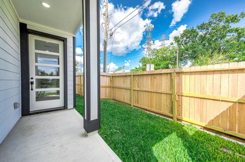 Tiny photo for 1513 Euel Street, Houston, TX 77009 (MLS # 2784374)